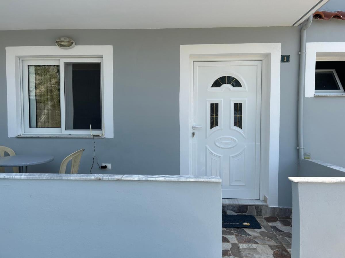 Eri Rooms Sarande Exterior photo