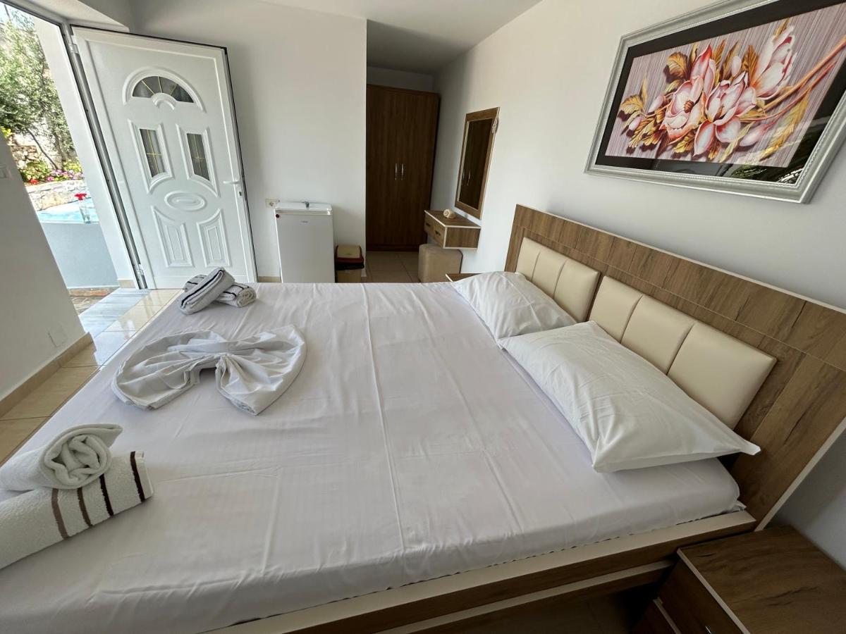 Eri Rooms Sarande Exterior photo