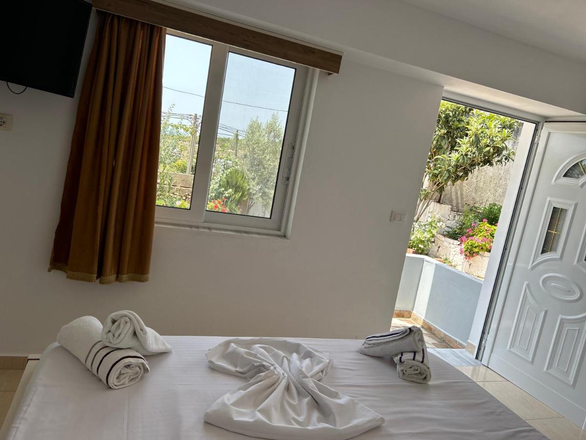Eri Rooms Sarande Exterior photo