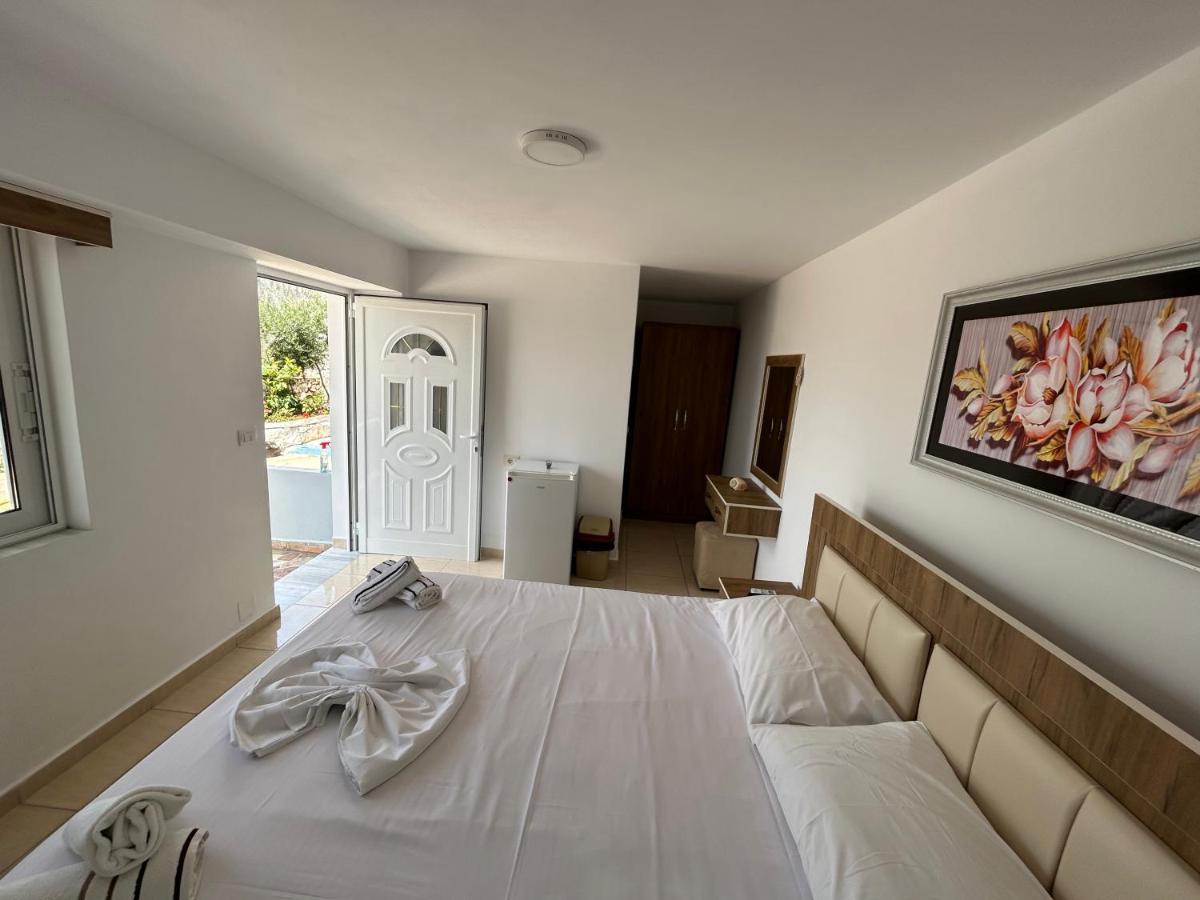 Eri Rooms Sarande Exterior photo